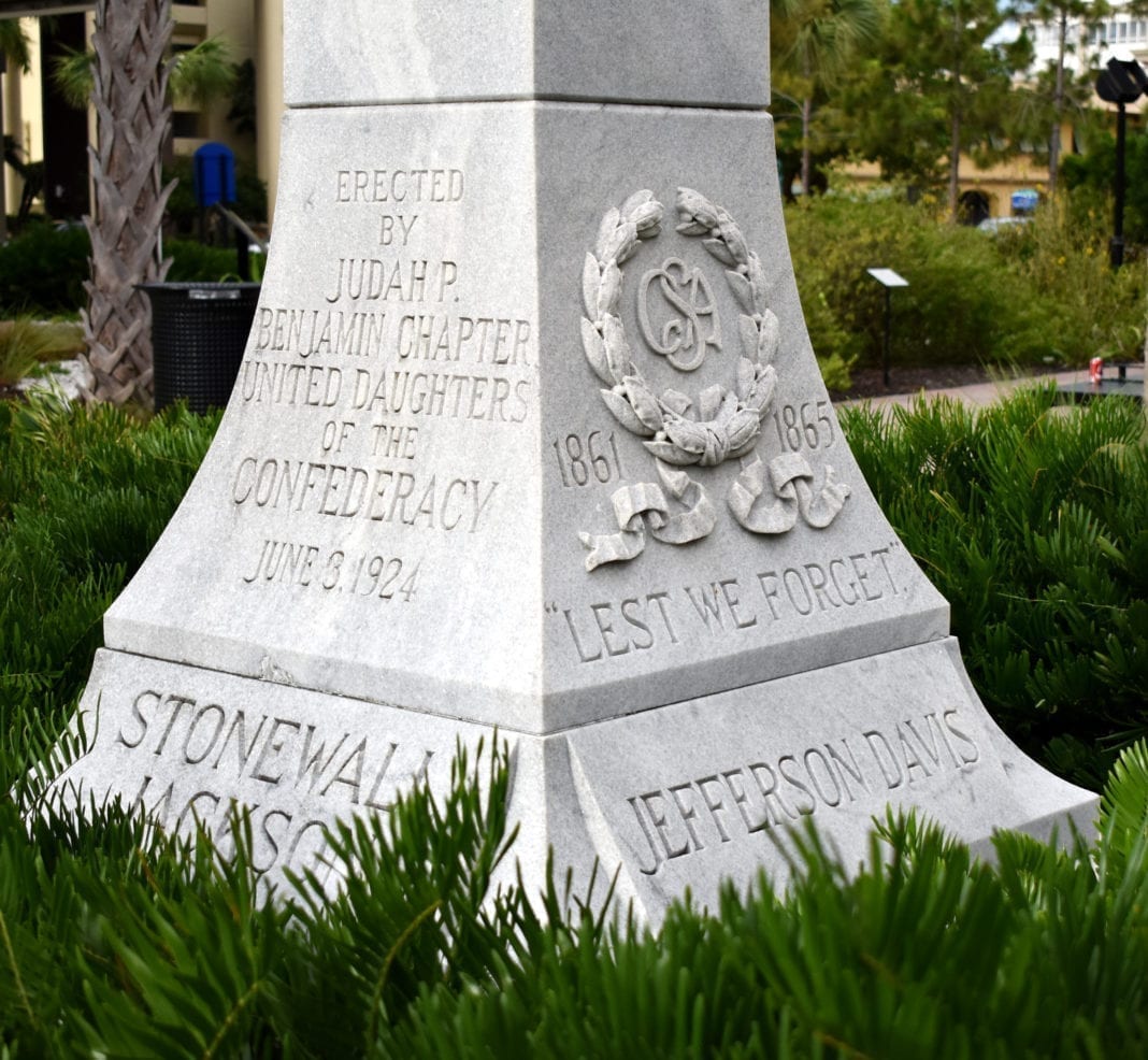 Confederate memorial - Stonewall Jackson, Jefferson Davis
