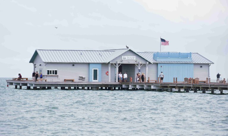 Top two City Pier grill and bait shop bidders to be named