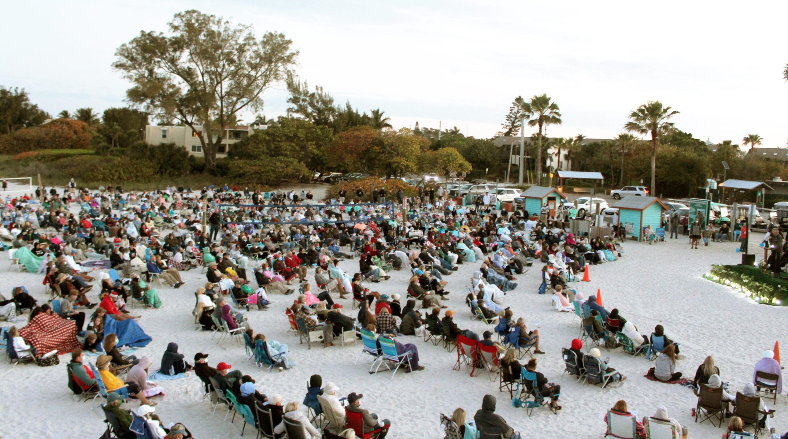 Worshippers brave cold sunrise service