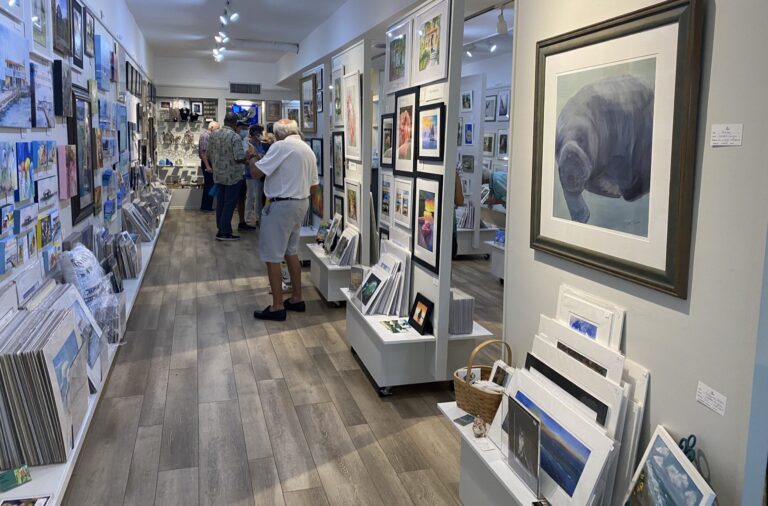 Artists Guild holds grand reopening