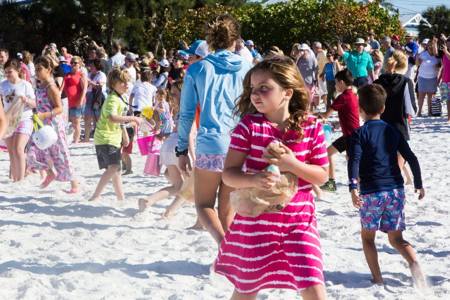 Egg hunt brings hundreds to Anna Maria