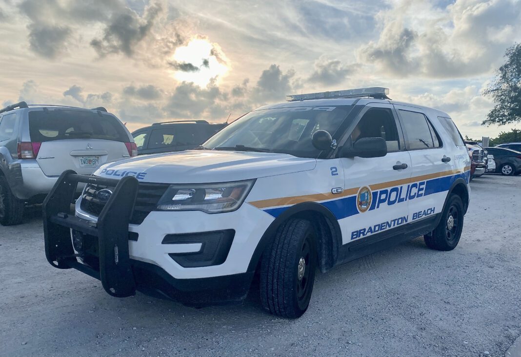 Multiple vehicle break-ins at Coquina and Cortez beaches