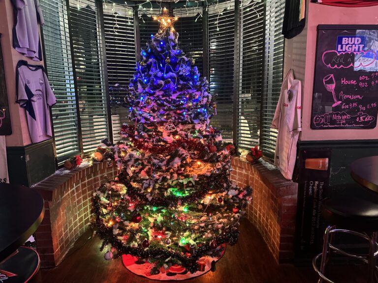Iconic Christmas tree turns 20
