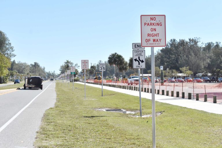 FDOT installs ‘no parking’ signs along Gulf Drive