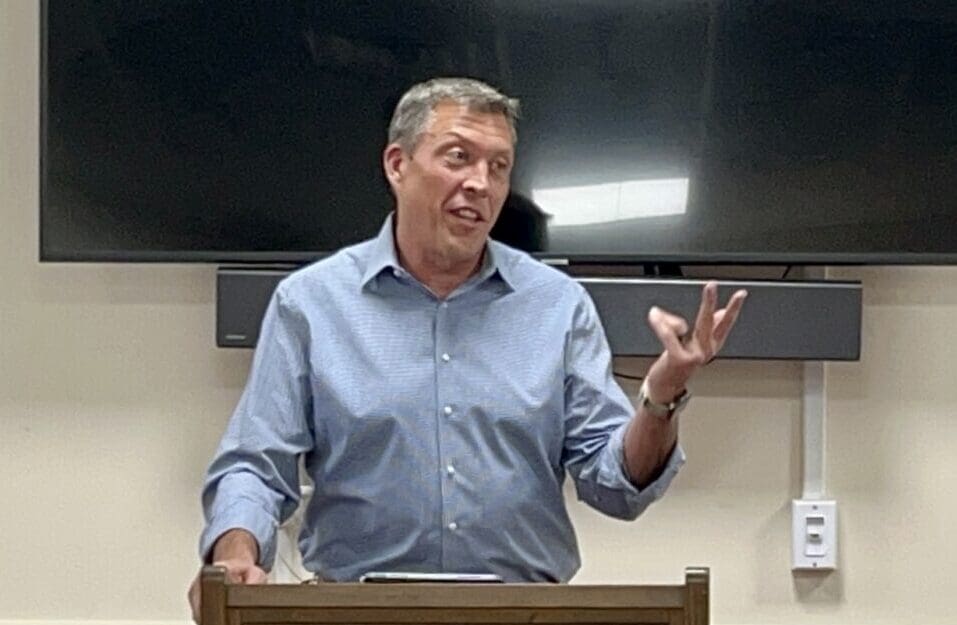 Commissioner Kruse hosts Island talk