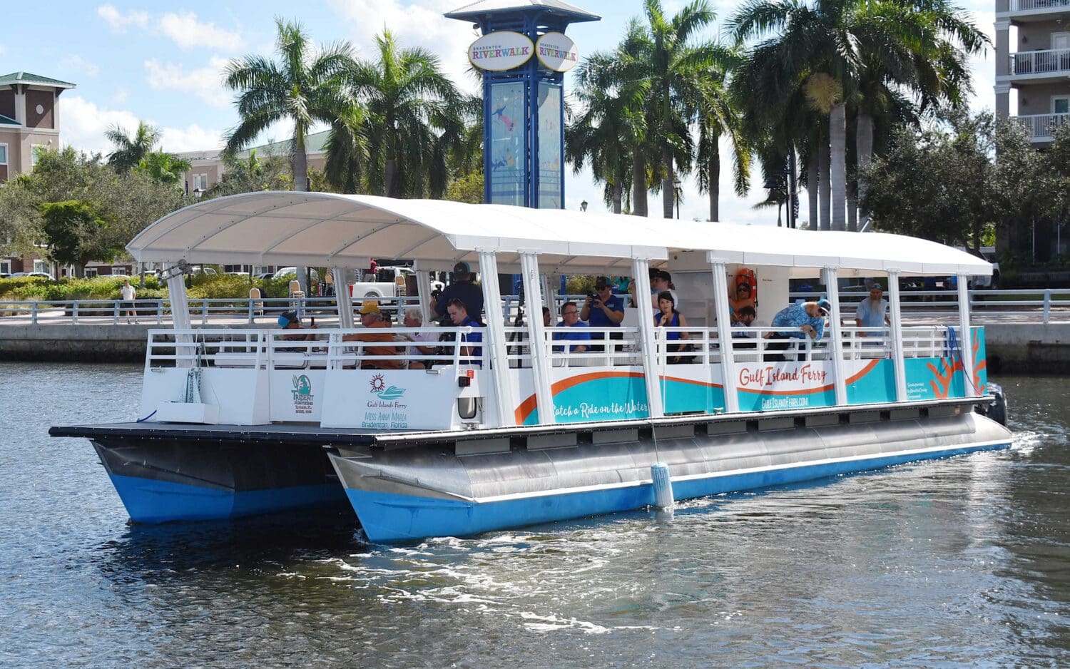 Gulf Island Ferries take inaugural cruise