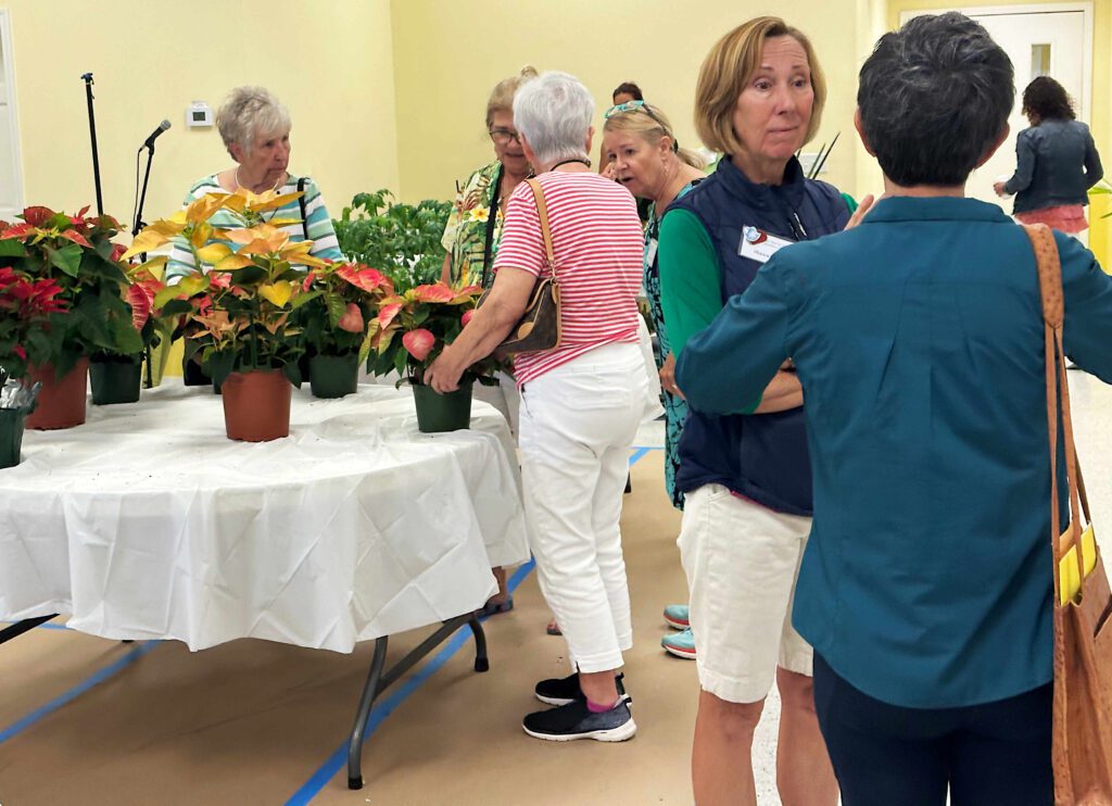 Garden Club Plant Sale draws crowd
