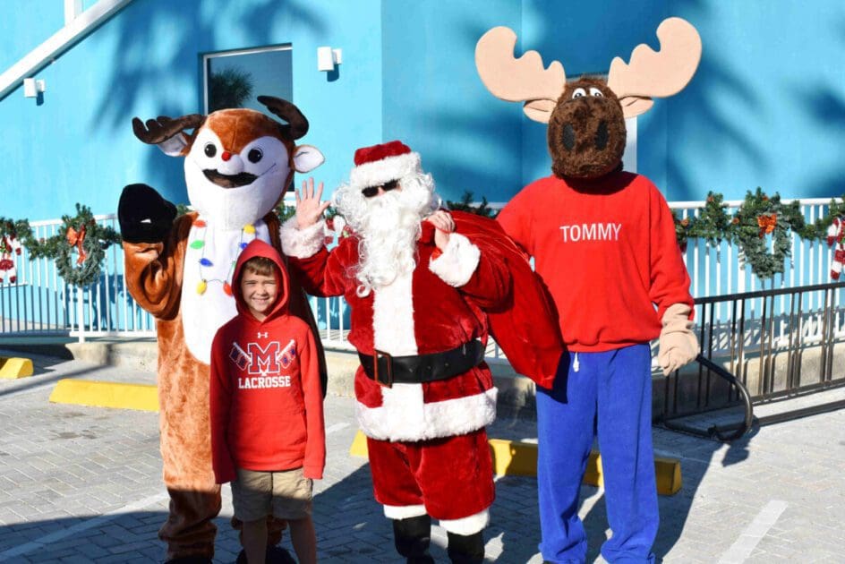 Moose lodge hosts drive-thru Christmas party