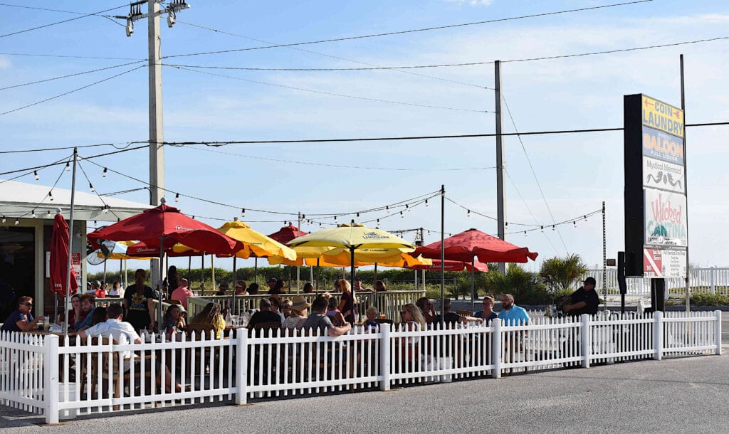 Extended extended outdoor seating, live music permitted
