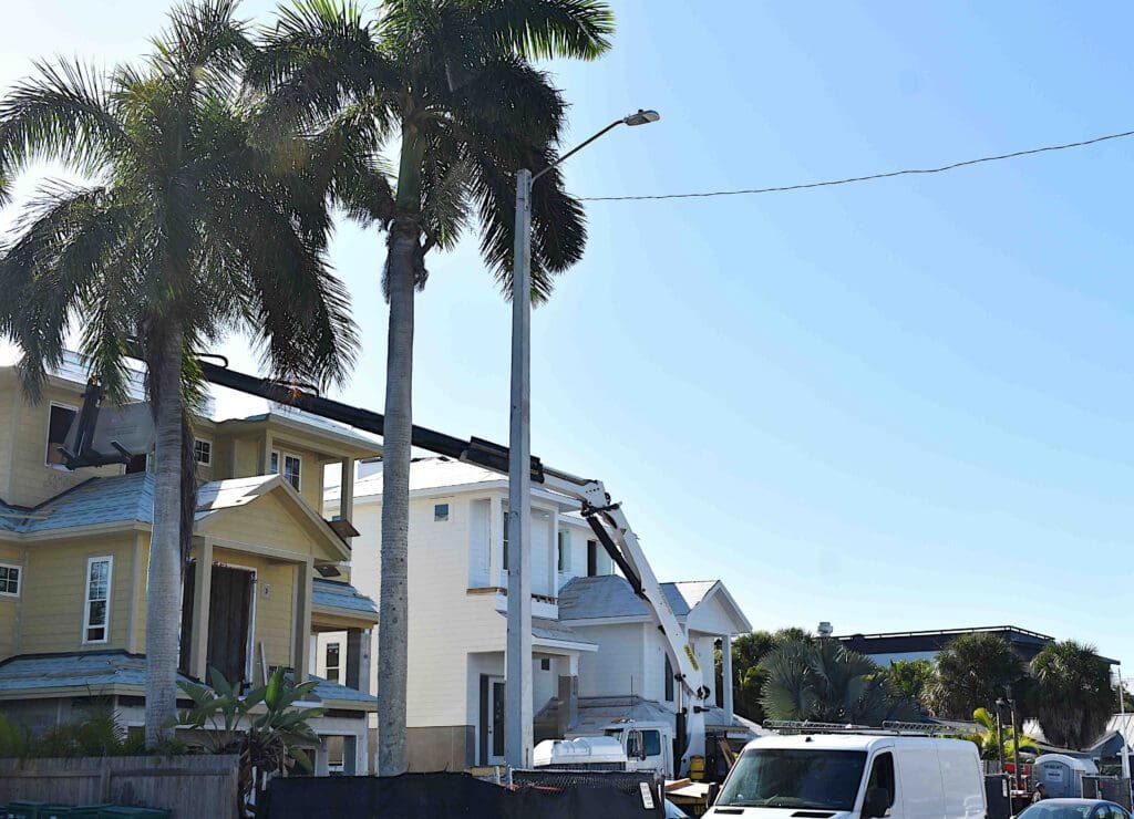 City addressing Pine Avenue streetlight complaint