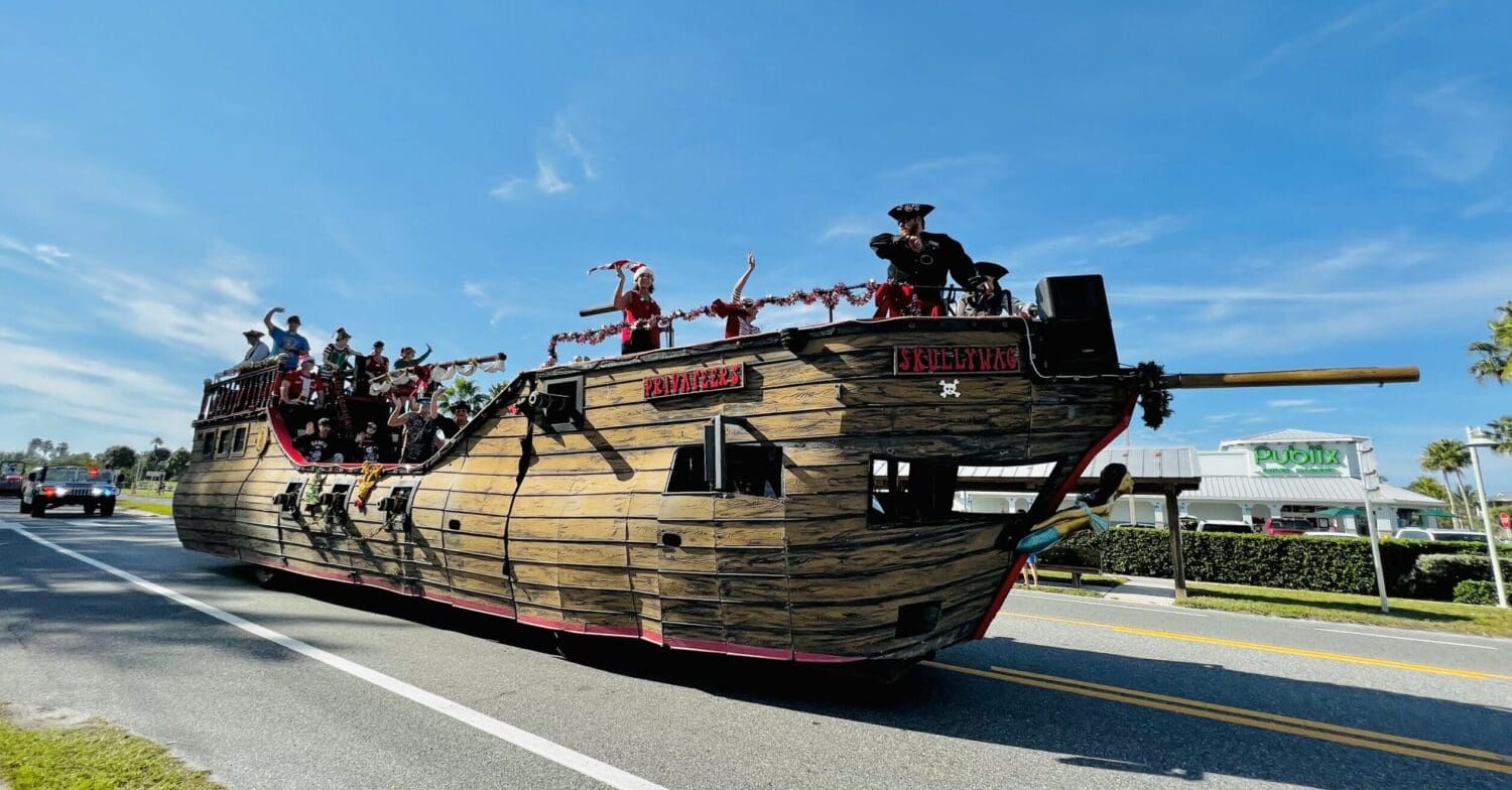 Ami Christmas Parade 2022 Ringing In The Holiday Season, Island-Style - Ami Sun