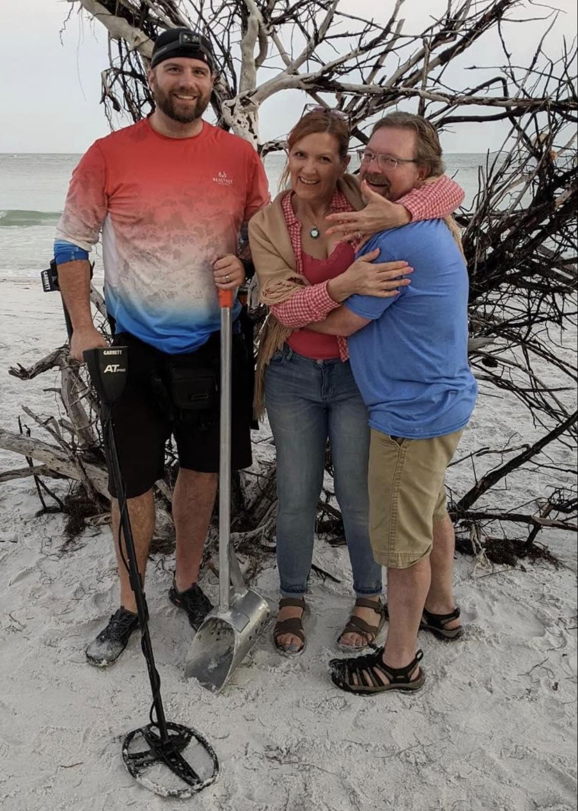 Good Samaritan helps newlyweds find lost ring - AMI Sun