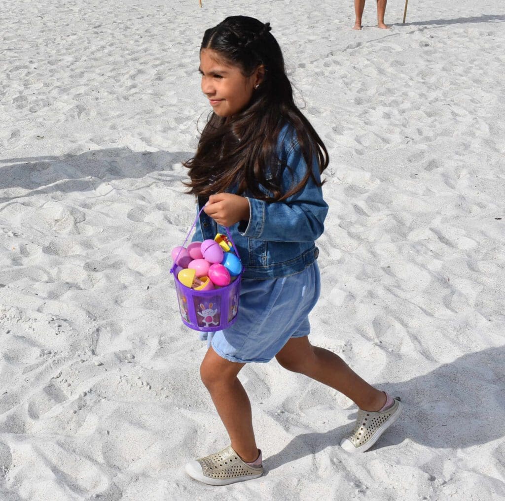 Moose kids enjoy Easter egg hunt