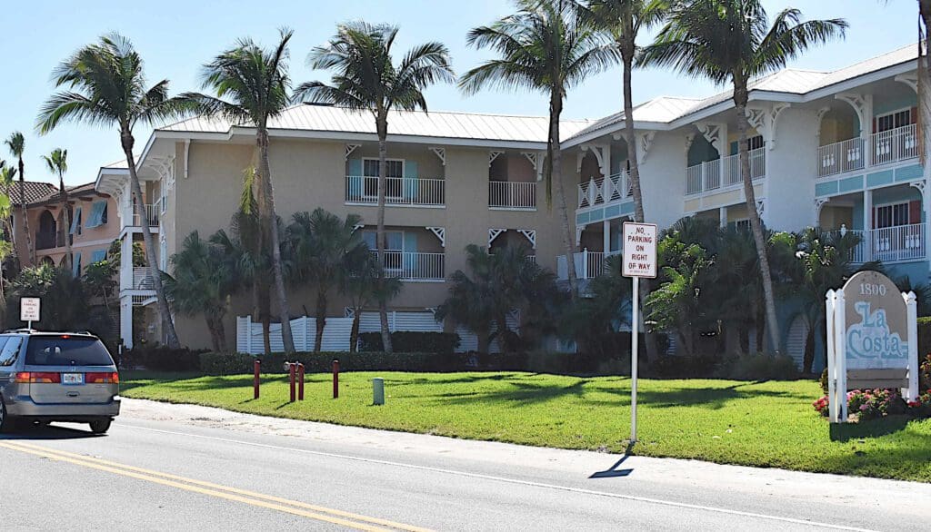 FDOT installs ‘no parking’ signs along Gulf Drive