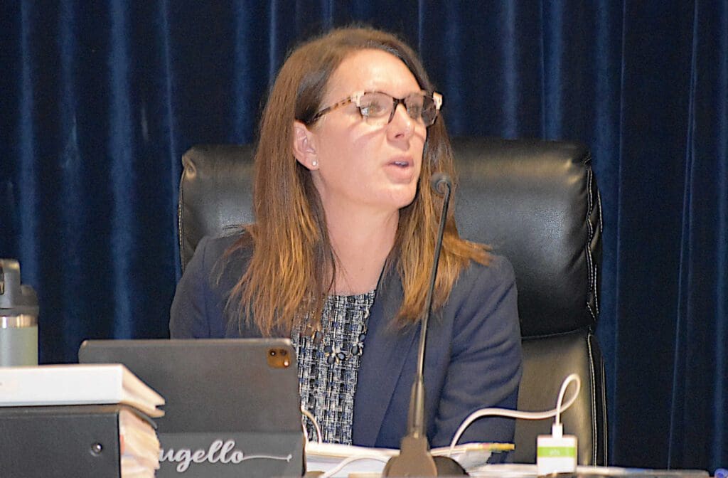 Holmes Beach amending sign ordinance