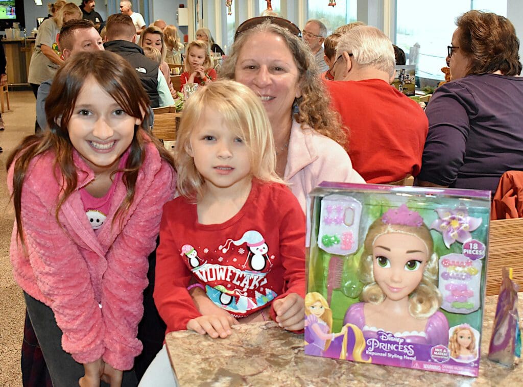 Moose Lodge hosts Christmas party