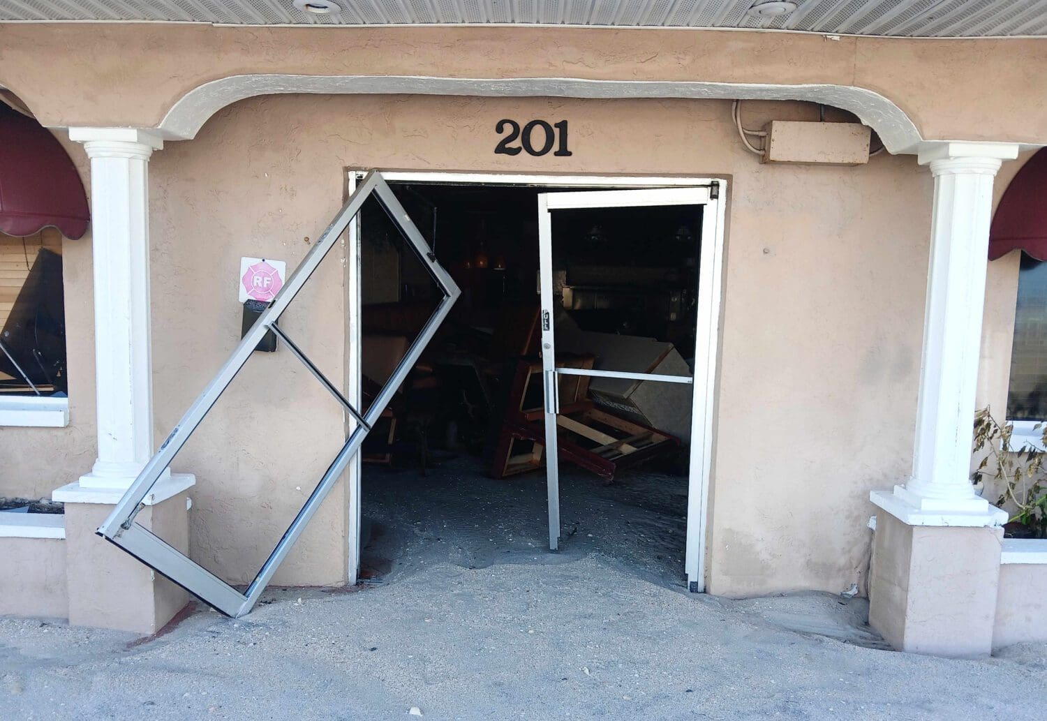 Hurricane recovery underway on Anna Maria Island