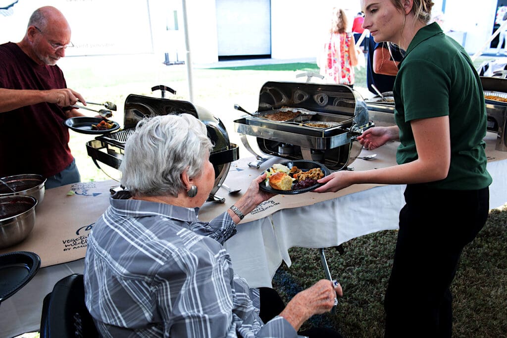 Island community gives thanks together