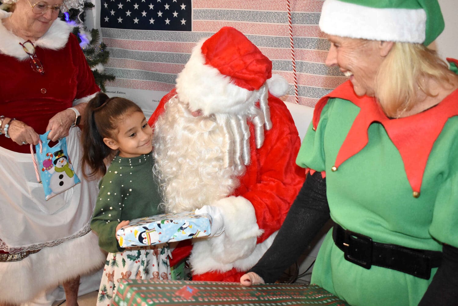 Moose lodges host Christmas party for kids