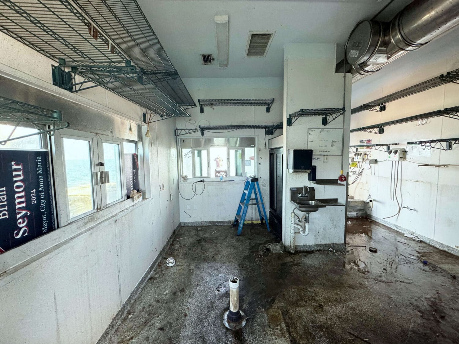 City Pier buildings emptied